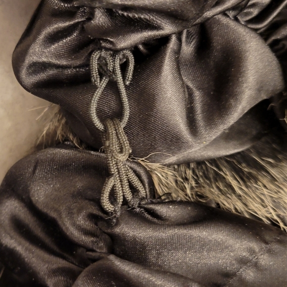 Faux Fur Scarf - Picture 3 of 4